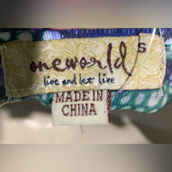 Quantum Hologram Long sleeved Top with sequin collar and folds - Picture 6 of 6